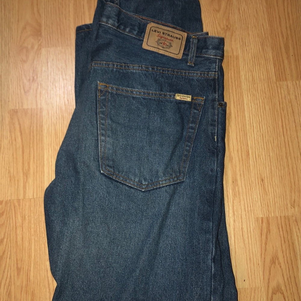 Men’s Levi regular jeans 38W 32L